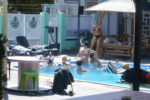 Youth Shack Backpackers - Hostel - Holiday Adelaide 1