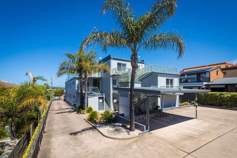 The Palms Apartments - Holiday Adelaide 1