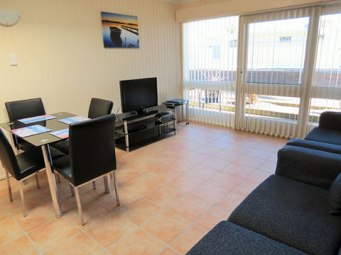 Chapman Court Holiday Units - Holiday Adelaide 6