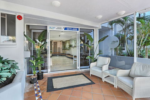 Beachside Resort - Kawana Waters - Holiday Adelaide 0