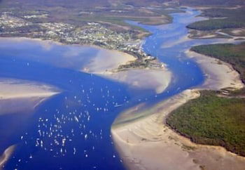Dolphin Waters Tin Can Bay - Holiday Adelaide 0