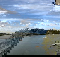 Burnett Riverside Hotel - Holiday Adelaide