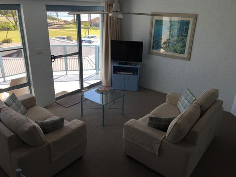 Breakers Apartments Mollymook - Holiday Adelaide 2