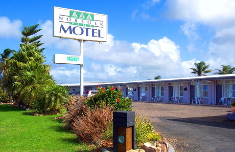 Norfolk Pine Motel Merimbula - Holiday Adelaide 0