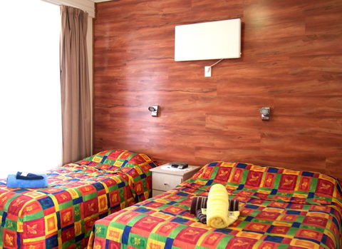 Norfolk Pine Motel Merimbula - Holiday Adelaide 4