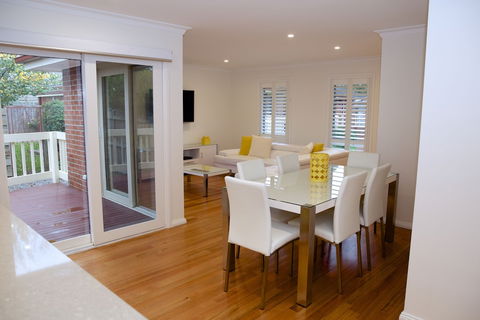 Yarra Glen Racecourse Apartments - Holiday Adelaide 5