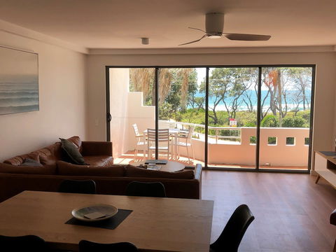 Camargue Beachfront Apartments - Holiday Adelaide 5
