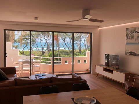 Camargue Beachfront Apartments - Holiday Adelaide 3