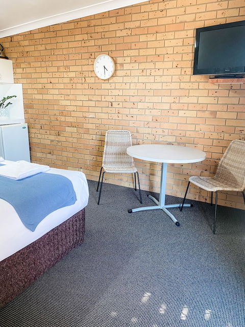Pacific Sun Motor Inn Bargara - Holiday Adelaide 2