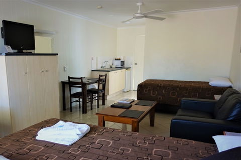 Pacific Palms Motor Inn - Holiday Adelaide 4