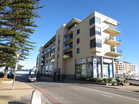 Lights Landing Apartments - Holiday Adelaide 3