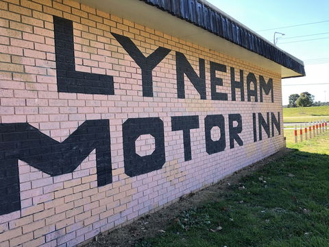 Canberra Lyneham Motor Inn - Holiday Adelaide 0