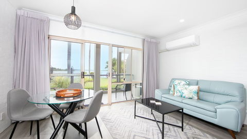 Moby Dick Waterfront Resort Motel - Holiday Adelaide 4