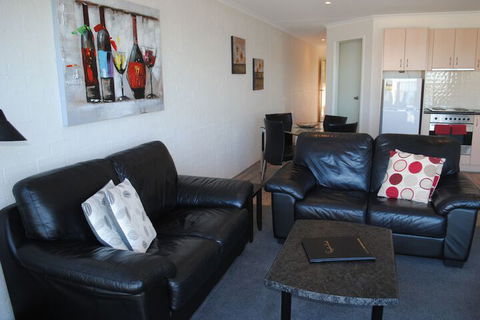 Crown Apartments - Holiday Adelaide 4