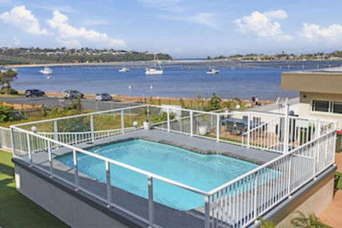 Crown Apartments - Holiday Adelaide 0