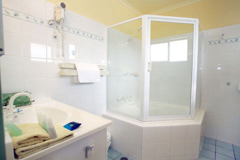 Nautilus Apartments Merimbula - Holiday Adelaide 6