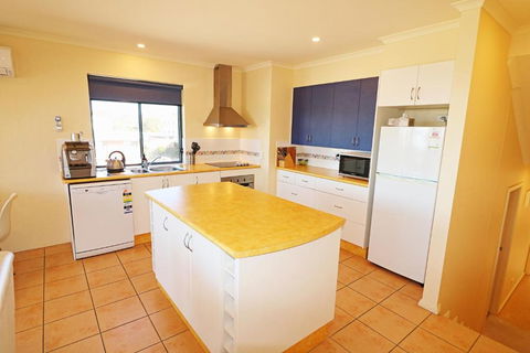 Ocean Breakers - Holiday Adelaide 4
