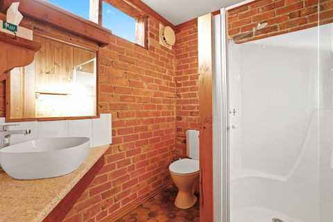 Diamond House Heritage Restaurant & Motor Inn - Holiday Adelaide 2