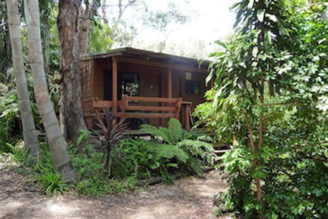 Samurai Beach Bungalows Port Stephens YHA - Holiday Adelaide 0