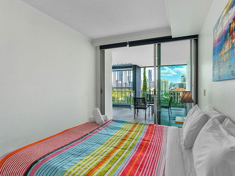 Story Apartments - Kangaroo Point - Holiday Adelaide 3