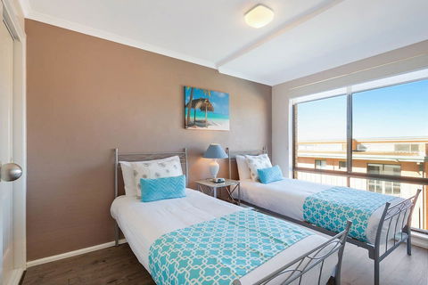 Panoramic Townhouses By Lisa - Holiday Adelaide 3