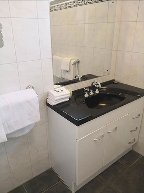 Dandenong Motel - Holiday Adelaide 4