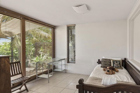 McAuleys Beach House - Holiday Adelaide 5