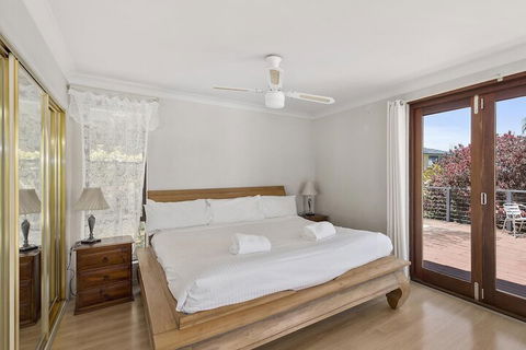 McAuleys Beach House - Holiday Adelaide 1