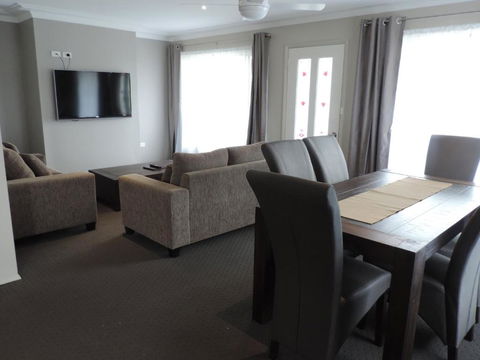 Sussex Shores - Holiday Adelaide 6