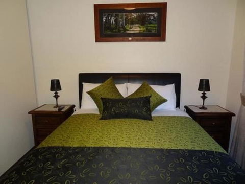 Hahndorf Oak Tree Cottages - Holiday Adelaide 1
