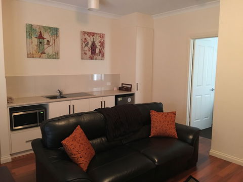 Hahndorf Oak Tree Cottages - Holiday Adelaide 0