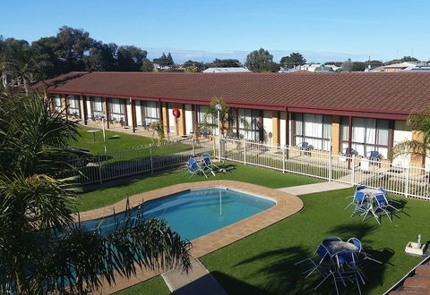Lacepede Bay Motel - Holiday Adelaide 0