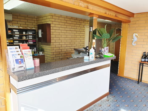 Lacepede Bay Motel - Holiday Adelaide 1