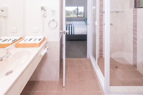 Mollymook Seascape Motel & Apartments - Holiday Adelaide 2
