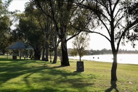 Barmera Lake Resort Motel - Holiday Adelaide 4
