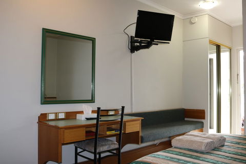 The Hermitage Motel - Holiday Adelaide 4
