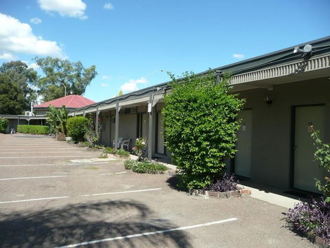 The Hermitage Motel - Holiday Adelaide 0
