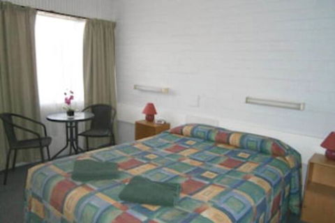 Nhill Holiday Inn - Holiday Adelaide 3