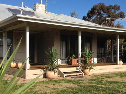 Ploughmans On Ivy - Holiday Adelaide 6