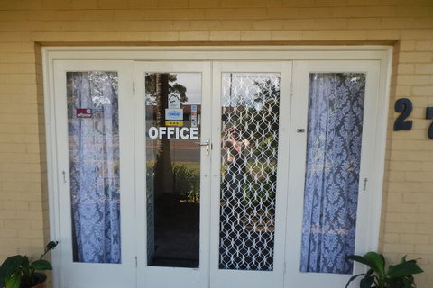 Flying Spur Motel - Holiday Adelaide 5