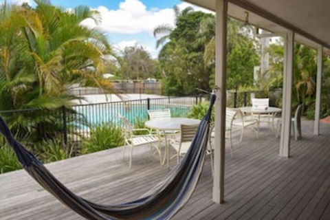 Flashpackers Hervey Bay Hostel - Holiday Adelaide 0