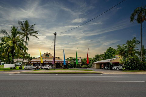 Tropical Lodge - Holiday Adelaide 6