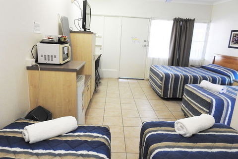Tropic Coast Motel - Holiday Adelaide 2