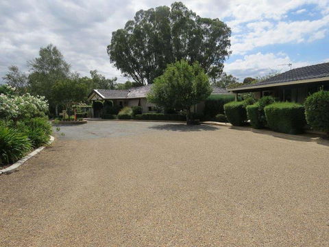 Burringa Motel - Holiday Adelaide 0