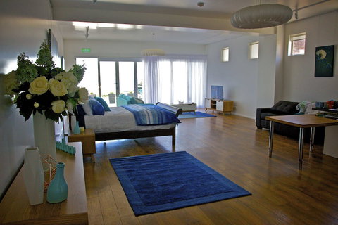 Penguin Beachfront Apartments - Holiday Adelaide 4