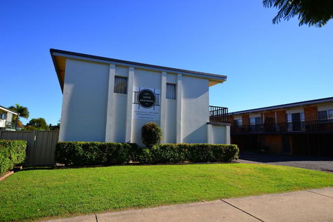 City Centre Apartments - Holiday Adelaide 1