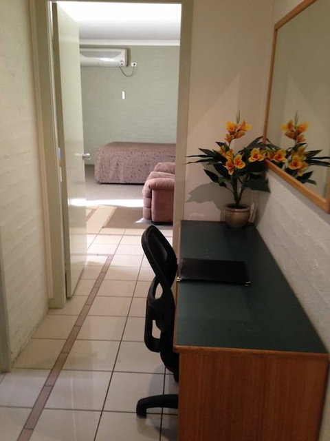 Francis Phillip Motor Inn - Holiday Adelaide 6