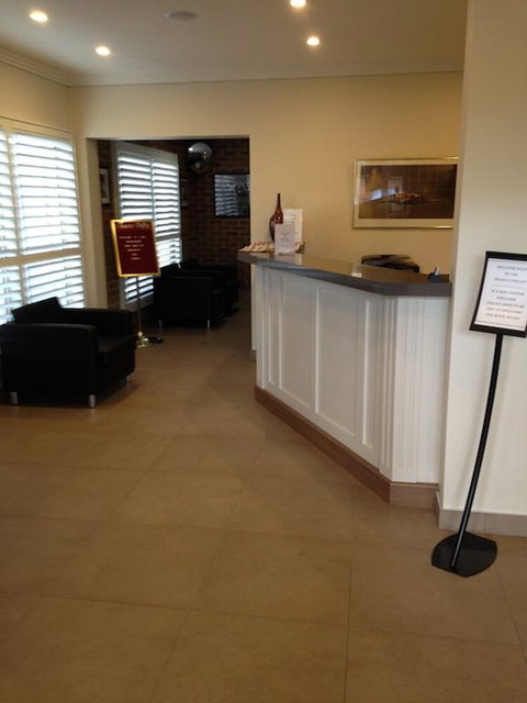 Francis Phillip Motor Inn - Holiday Adelaide 3