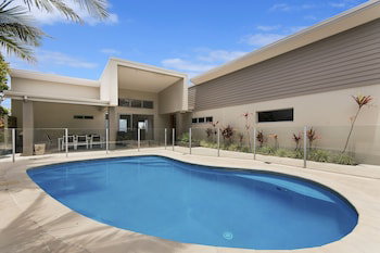 67 Orient Drive - Holiday Adelaide 0