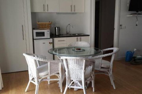 Seaside Spa Retreat - Holiday Adelaide 2